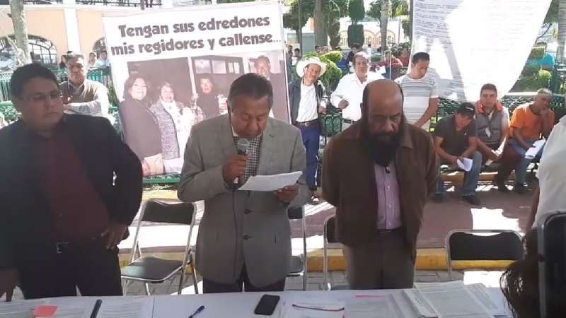 Manifestación en Papalotla encabezada por Alberto Amaro