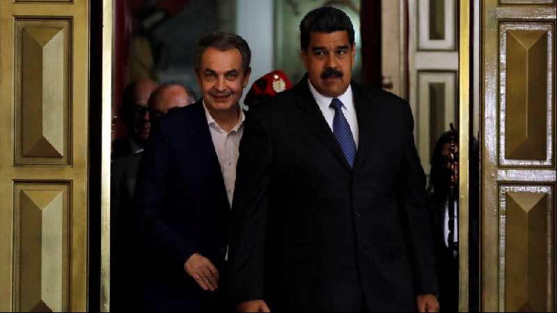Zapatero divide a la oposición venezolana