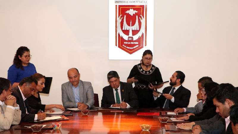 Firma UAT convenio de colaboración con CECAR