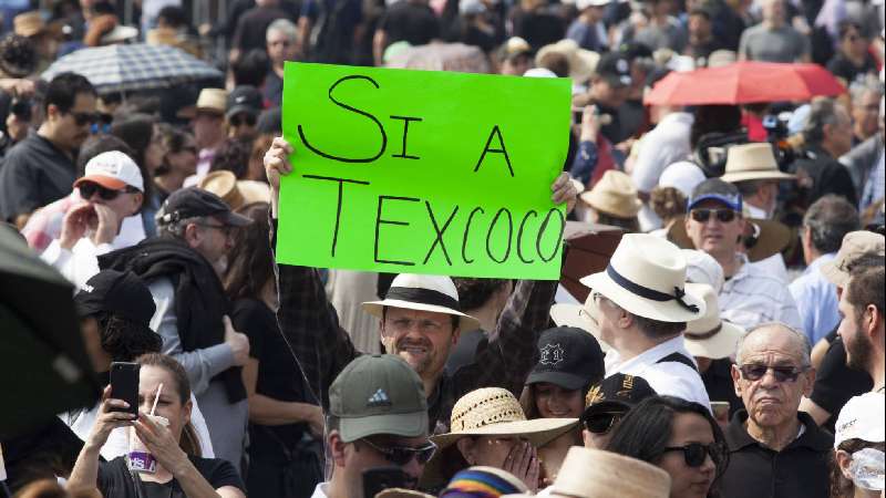 La marcha a favor del aeropuerto de México 