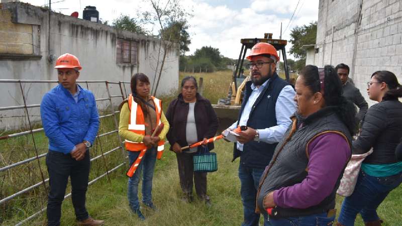 Badillo Jaramillo entrega pavimento e inicia dos obras