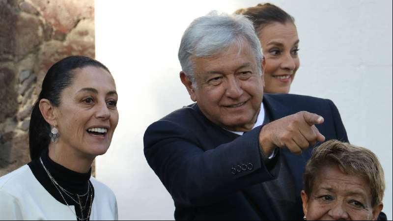 López Obrador propone consultar a lucha contra la corrupción