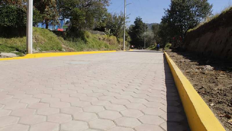 En Tocatlán calle Reforma fue entregada formalmente a los vecinos