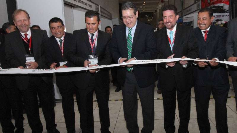 Mena inaugura foro proveeduría regional del corredor industrial