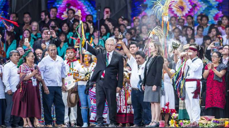 Obrador propone un punto y aparte en la historia de México
