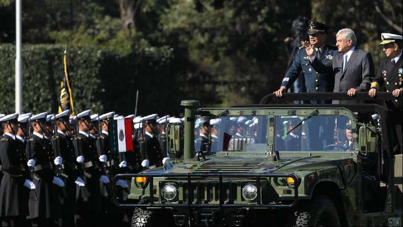 Obrador se desmarca de las críticas al Ejército en el pasado