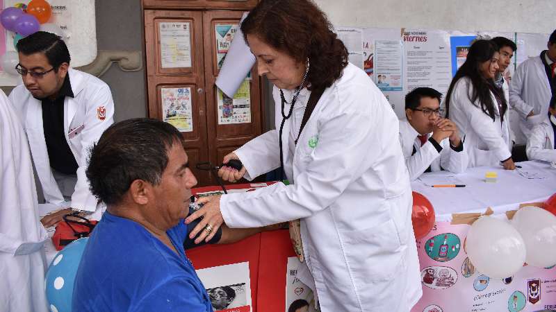 Exitosa feria de salud en Zacatelco