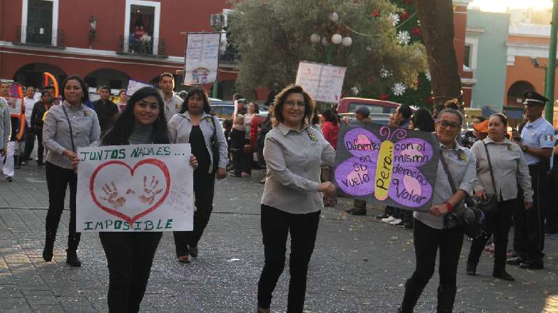 Conmemora SMDIF de Tlaxcala con desfile 