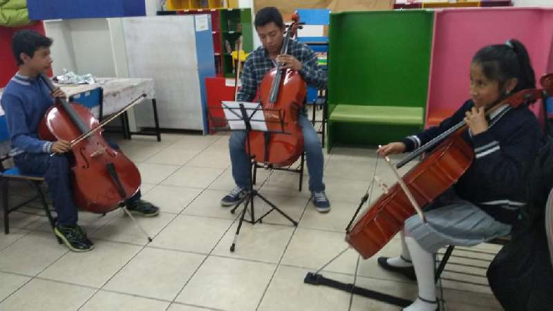 Imparten curso de violoncello en Dirección de Cultura capitalina 