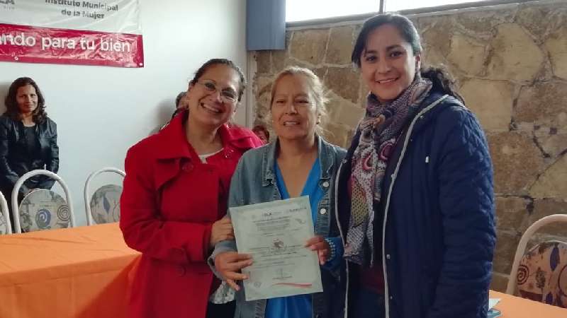 Clausura IMM curso de “Confección de prendas para dama y niña”