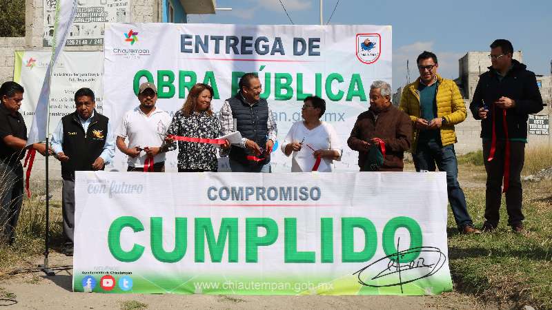 Entrega Héctor Domínguez Rugerio red de energía eléctrica