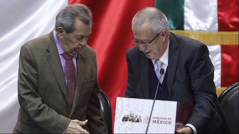 México da un giro hacia lo social en el presupuesto 