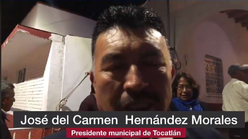 Desea presidente de Tocatlán felices fiestas 