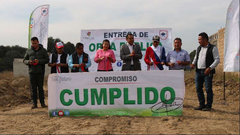 Cumple Héctor Domínguez Rugerio con drenaje y energía eléctrica