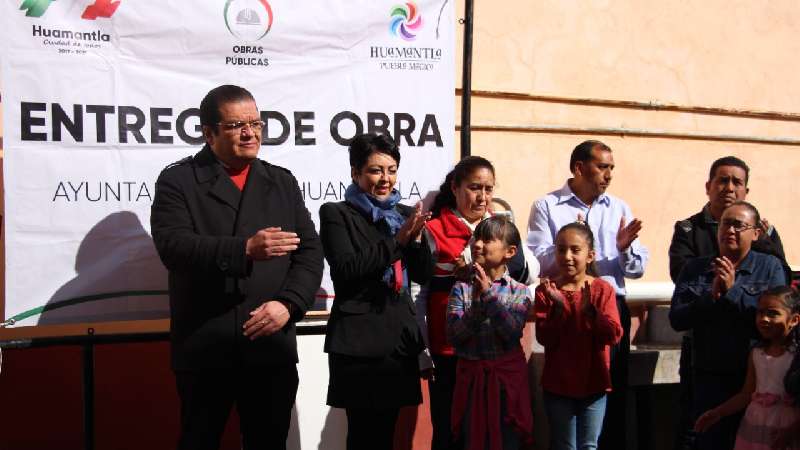 Cumple alcalde de Huamantla promesa realizada en Escuela Primaria