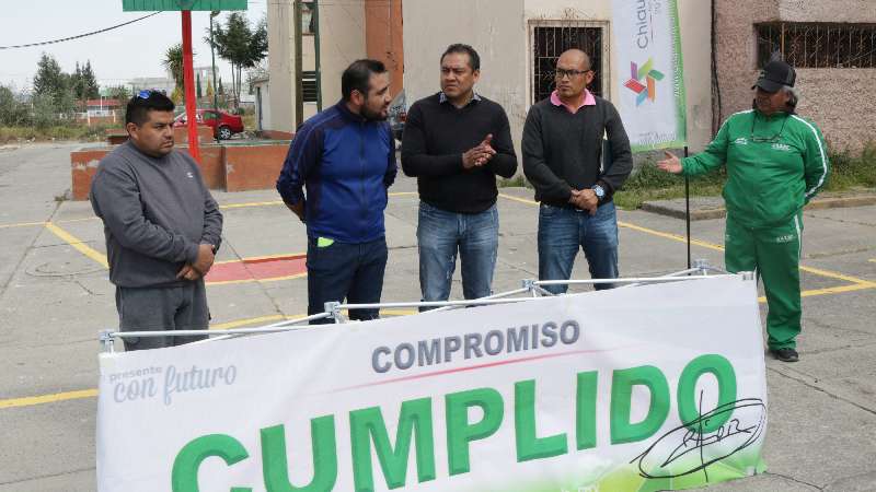 Héctor Domínguez impulsa el deporte con entrega de canchas