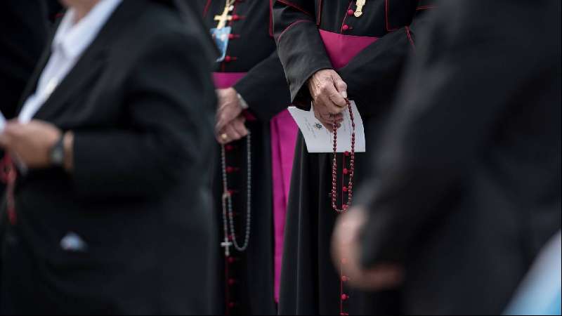 Illinois acusa a la Iglesia de tapar denuncias de abuso