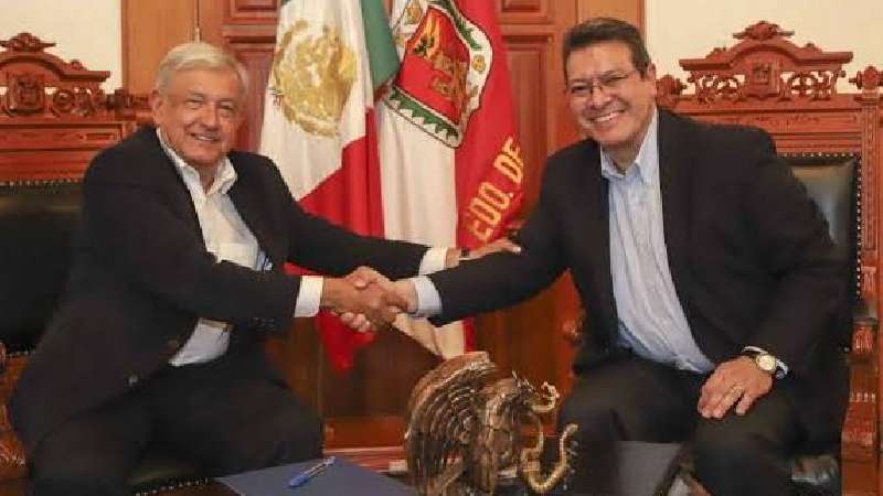 Marco Mena en su prueba de fuego con AMLO