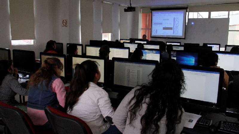 Ofrece comuna capitalina programas educativos 