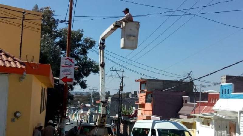 Continúa comuna capitalina con reparación de alumbrado público