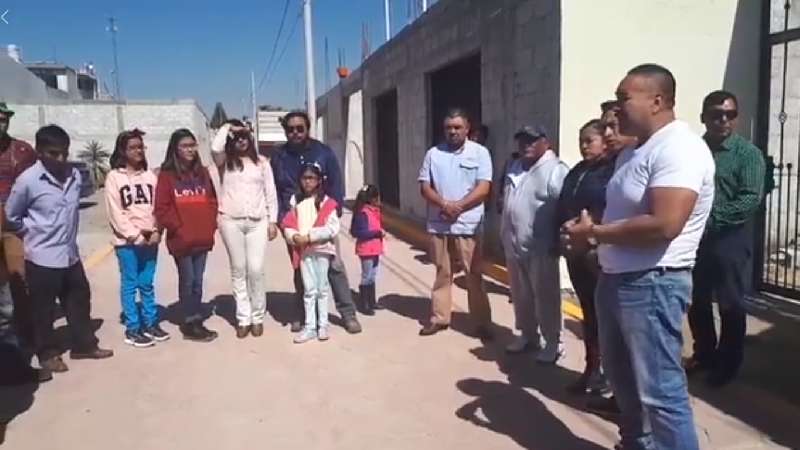 Entrega obra de adoquinamiento en Xicohtzinco