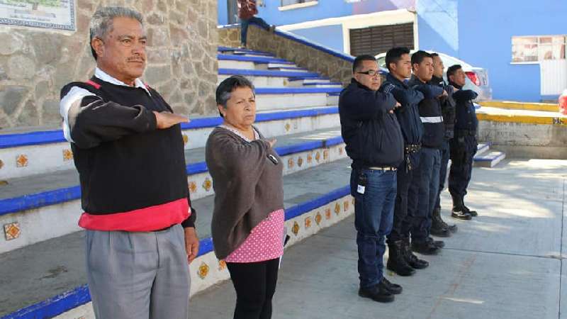 Conmemora 102 años de la Constitución en Tocatlán