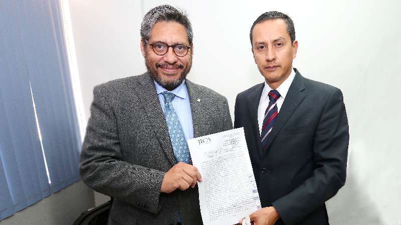 Firma contrato colectivo de trabajo UAT con el STUAT