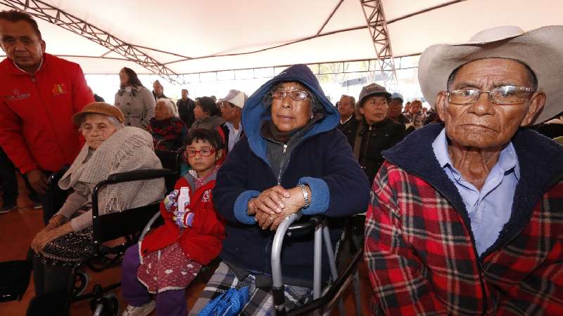 Atiende DIF estatal necesidades de familias vulnerables