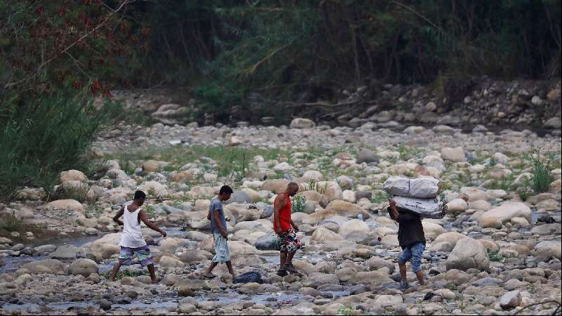 Una frontera tan difícil de controlar como la ayuda