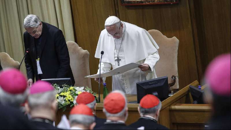 El Papa: “Todo feminismo acaba siendo un machismo con falda”
