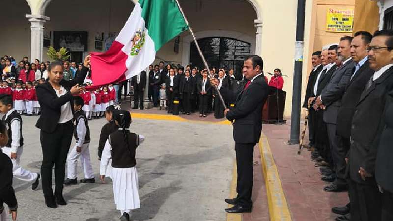 Conmemoración del Día de la Bandera en Cuapiaxtla