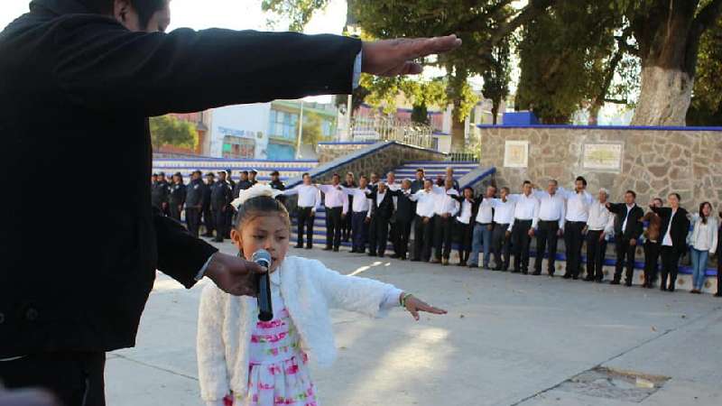 Tocatlán celebra El Día de la Bandera