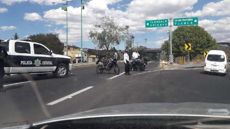 Por fuga de pipa en Tizatlán cierran carretera a Apizaco 