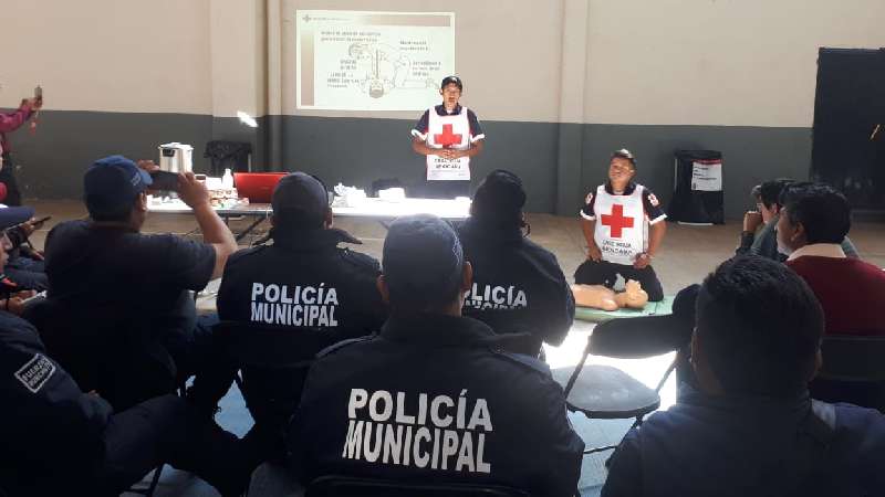 Capacitan a elementos de seguridad municipal de Papalotla 