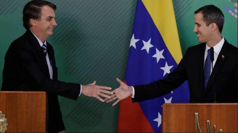 Bolsonaro da a Guaidó apoyo político con una recepción informal