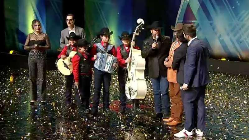 Los Bañales Junior el primer botón dorado de México Tiene Talento