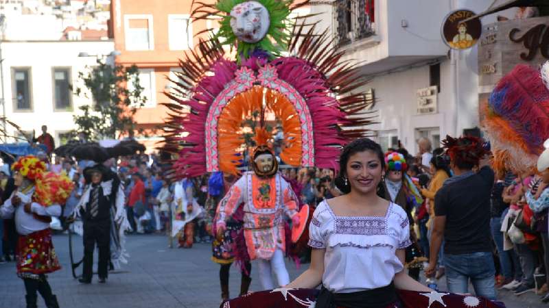 Difunden camadas de Huehues riqueza cultural de Tlaxcala