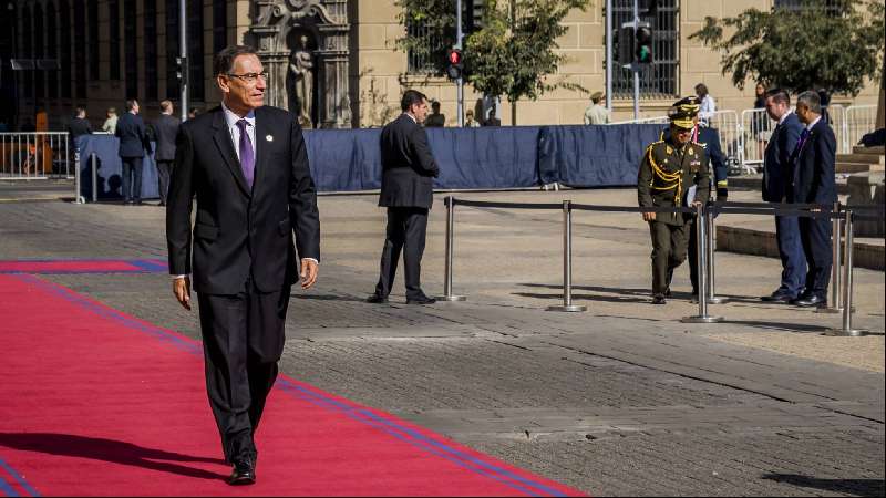 La bandera de la lucha anticorrupción rinde réditos a Vizcarra 