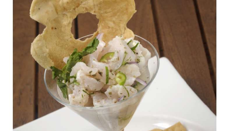 Ceviche de pescado con orégano a la naranja