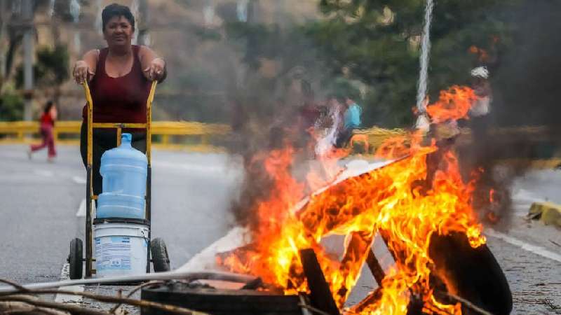 Maduro anuncia racionamiento eléctrico en Venezuela