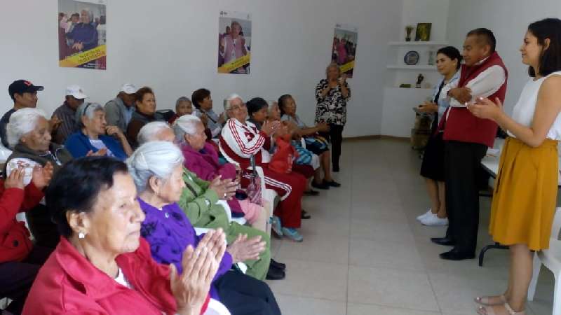 Constantes Cursos y Talleres, para abuelitos en Zacatelco