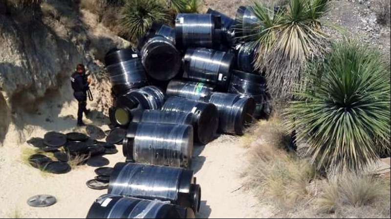 Policía estatal asegura tinacos abandonados en Tequexquitla