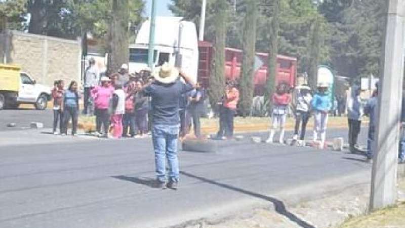 Detienen vecinos a ladrón y policía de Huamantla lo libera