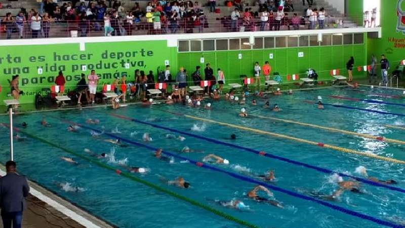 Gana nadador del Polideportivo segundo lugar en competencia