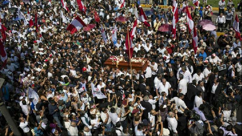 La clase política de Perú afronta el reto de su regeneración