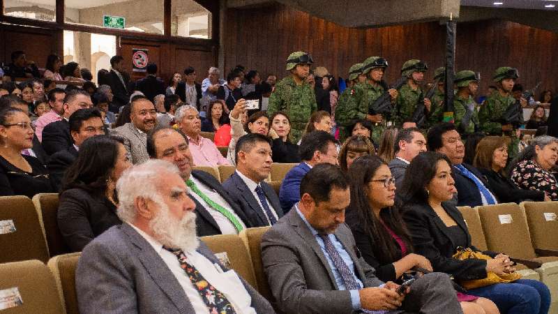 Badillo presente en develación de placa 500 años de mestizaje