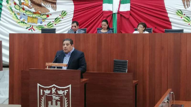 Diputados cómplices de nepotismo, quieren ley que ya existe