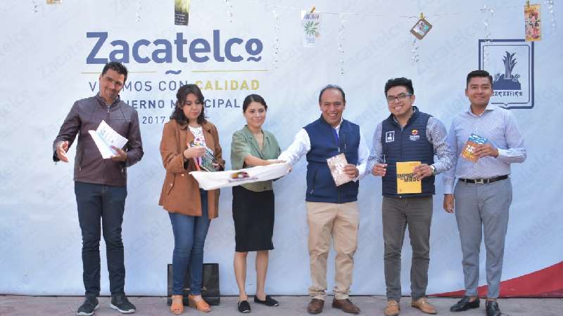 En Zacatelco kilómetros de letras