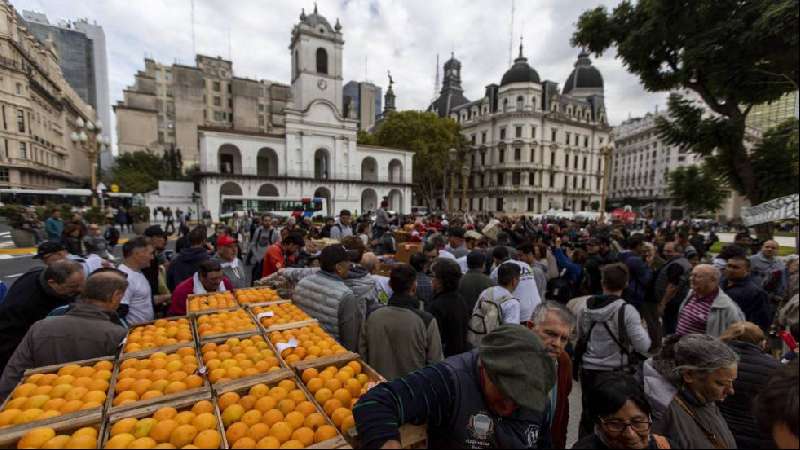 Argentina se asoma al abismo económico 