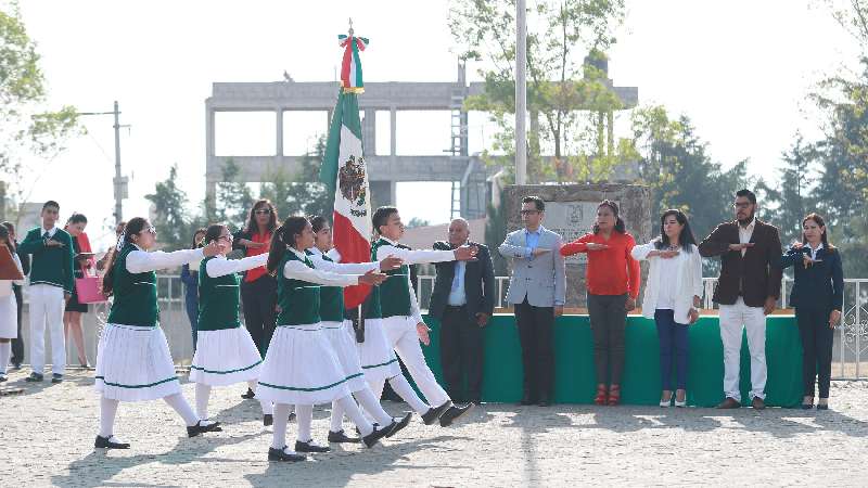 La educación es uno de los principales vehículos para alcanzar 